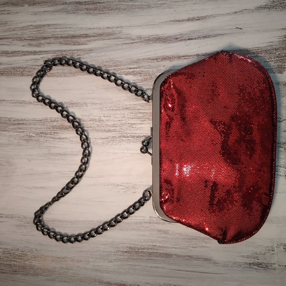 Red Clutch - Picture 2 of 7